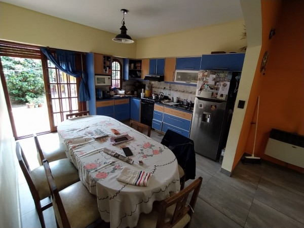 Hermosa Casa Multifamiliar, cochera pasante, lote 10x50 (Villa Lugano)