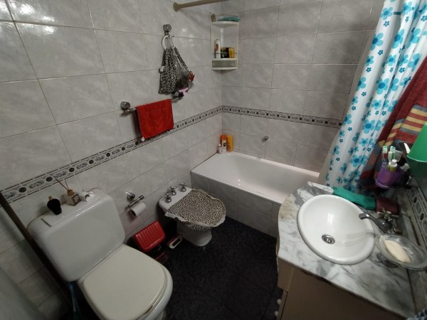 Hermosa Casa Multifamiliar, cochera pasante, lote 10x50 (Villa Lugano)