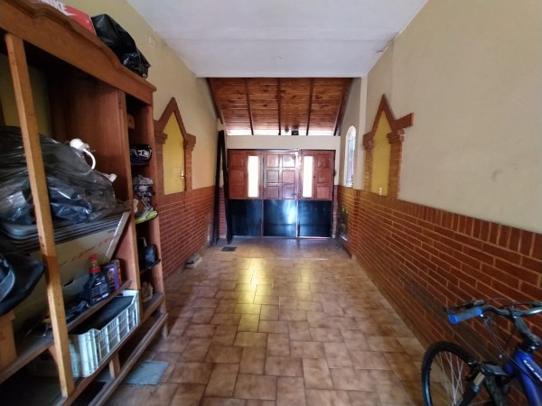 Hermosa Casa Multifamiliar, cochera pasante, lote 10x50 (Villa Lugano)