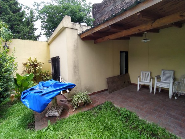 Hermosa Casa Multifamiliar, cochera pasante, lote 10x50 (Villa Lugano)