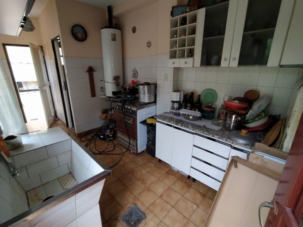 Hermosa Casa Multifamiliar, cochera pasante, lote 10x50 (Villa Lugano)