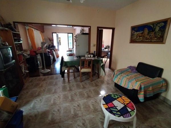 Hermosa Casa Multifamiliar, cochera pasante, lote 10x50 (Villa Lugano)