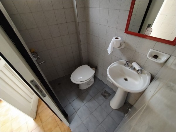 Hermosa Casa Multifamiliar, cochera pasante, lote 10x50 (Villa Lugano)