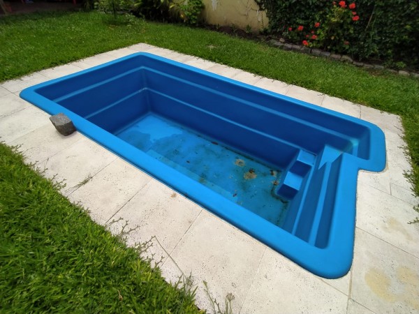 Hermosa Casa Multifamiliar, cochera pasante, lote 10x50 (Villa Lugano)