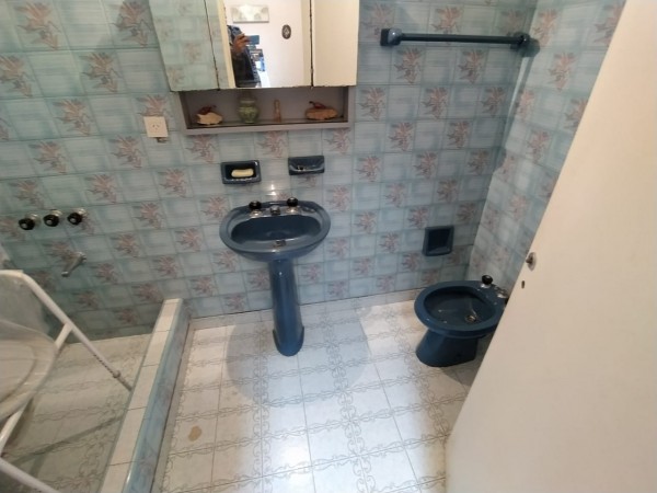 Hermosa Casa Multifamiliar, cochera pasante, lote 10x50 (Villa Lugano)