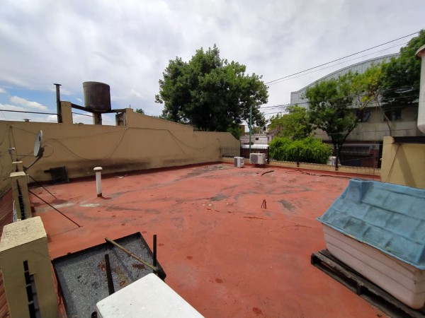 Hermosa Casa Multifamiliar, cochera pasante, lote 10x50 (Villa Lugano)