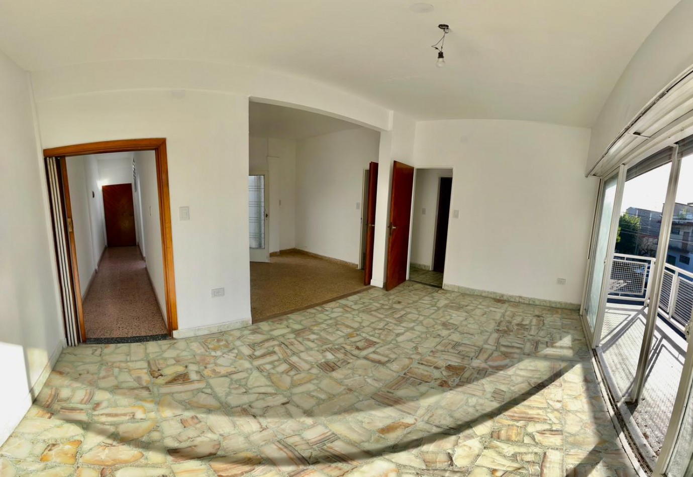 Se vende departamento cuatro amb, remodelado, con espacio aereo!!!