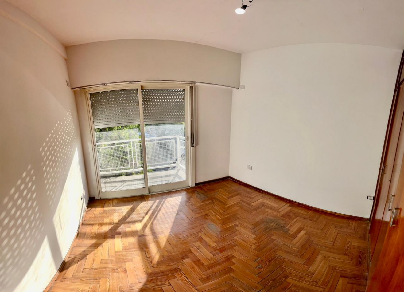 Se vende departamento cuatro amb, remodelado, con espacio aereo!!!