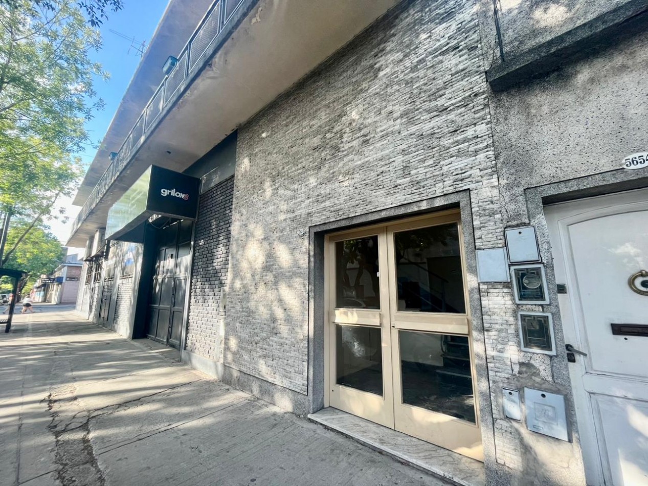 Se vende departamento cuatro amb, remodelado, con espacio aereo!!!