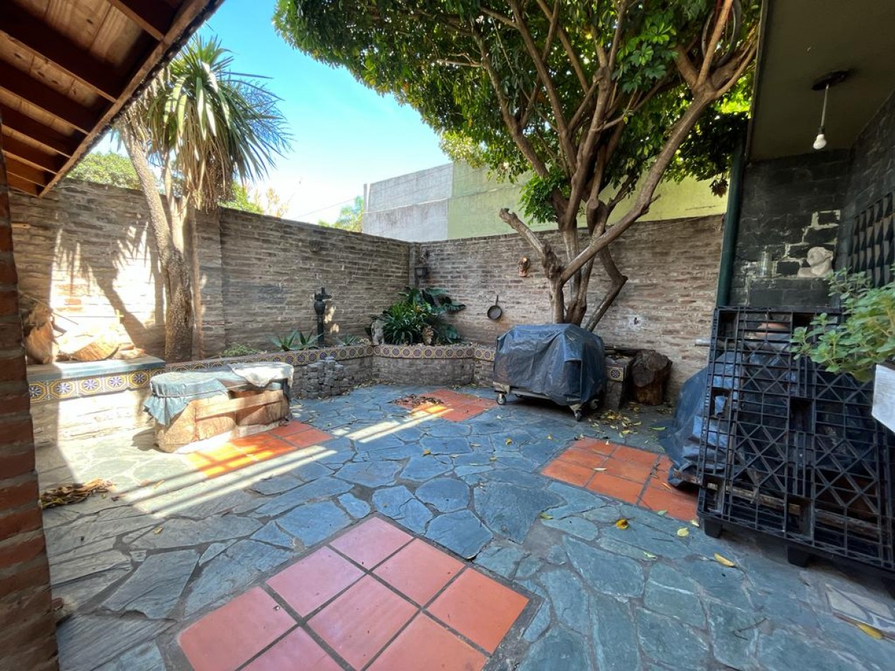 Se Vende, PH tipo casa, independiente, con cochera, multi familiar. (Ciudadela)