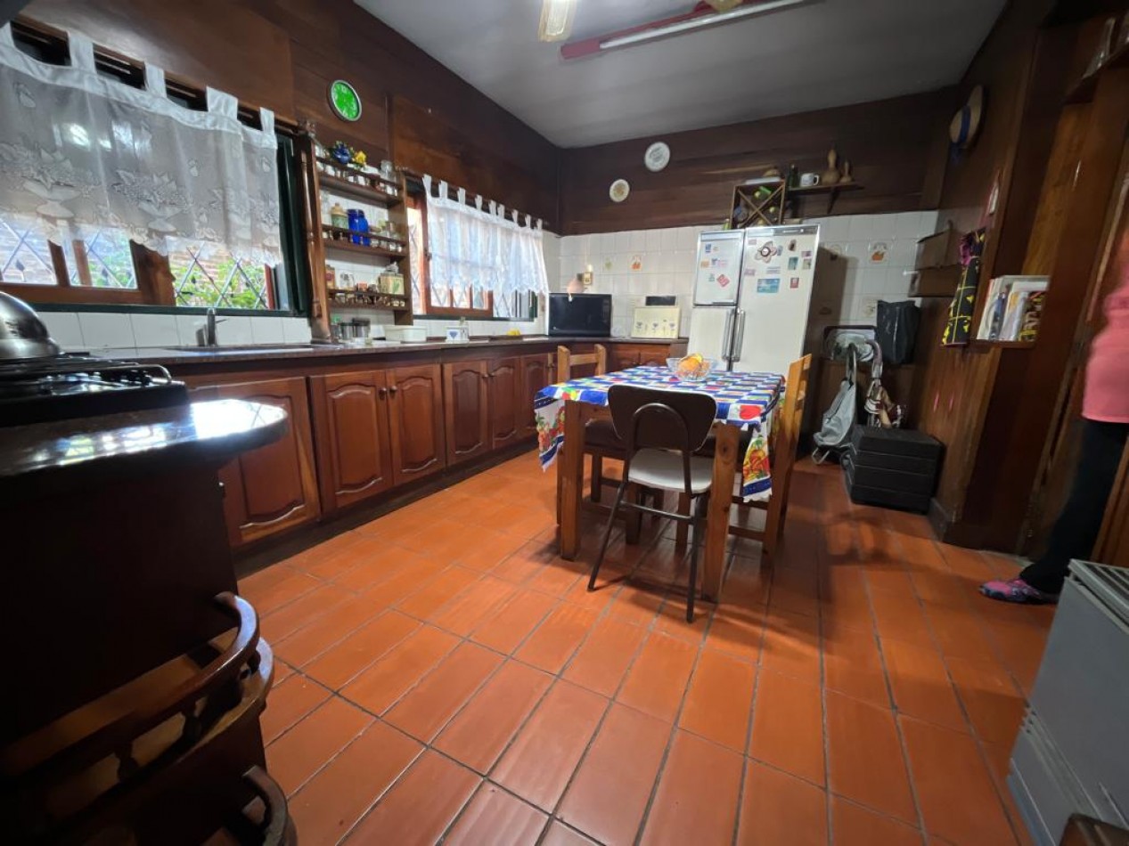 Se Vende, PH tipo casa, independiente, con cochera, multi familiar. (Ciudadela)