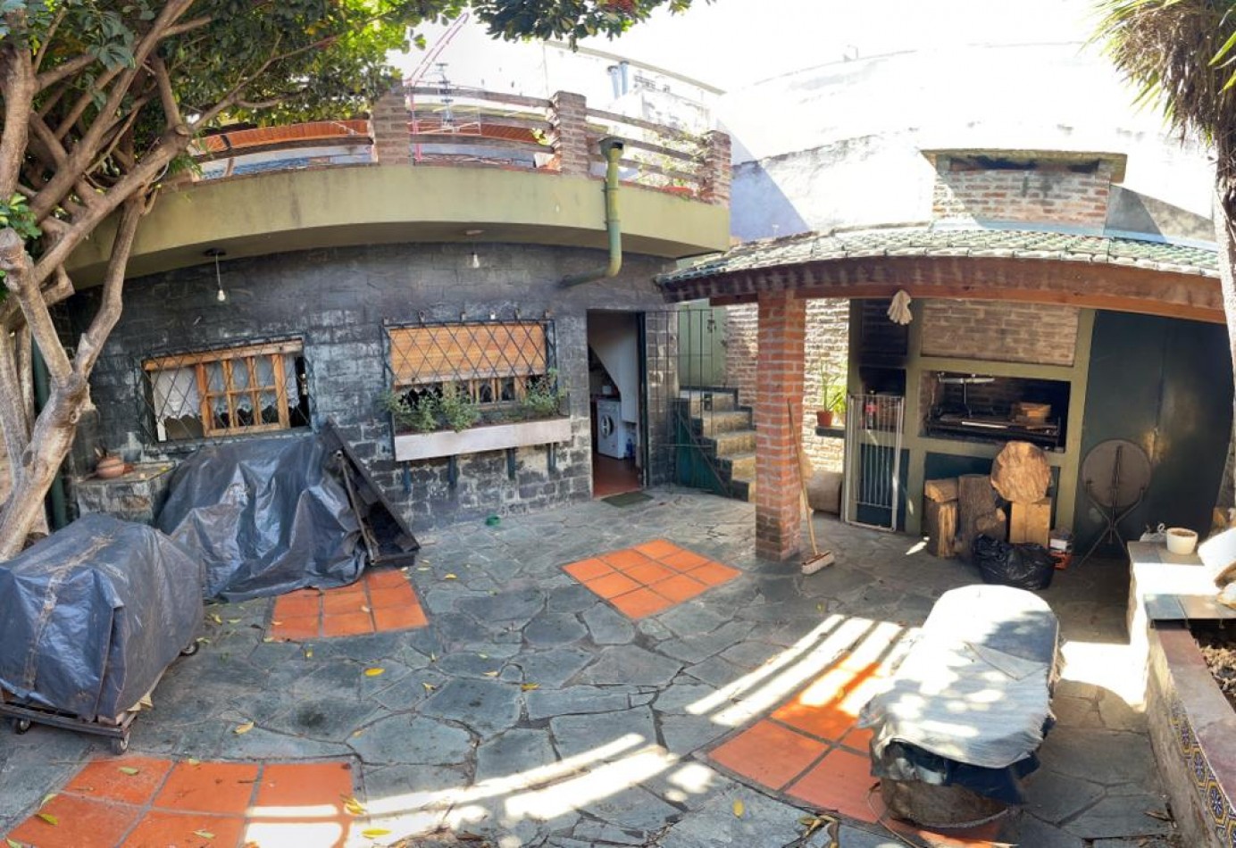 Se Vende, PH tipo casa, independiente, con cochera, multi familiar. (Ciudadela)