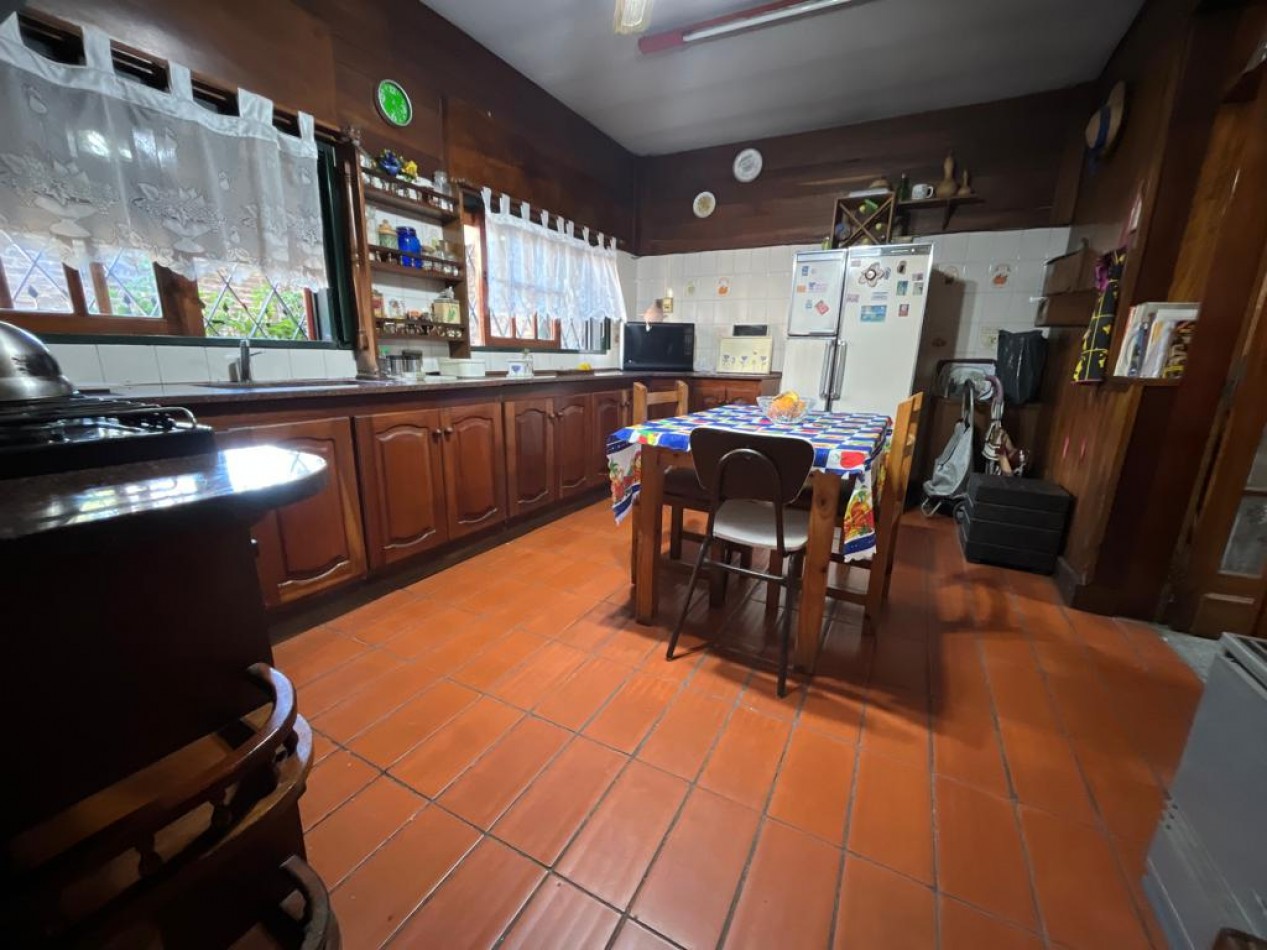 Se Vende, PH tipo casa, independiente, con cochera, multi familiar. (Ciudadela)