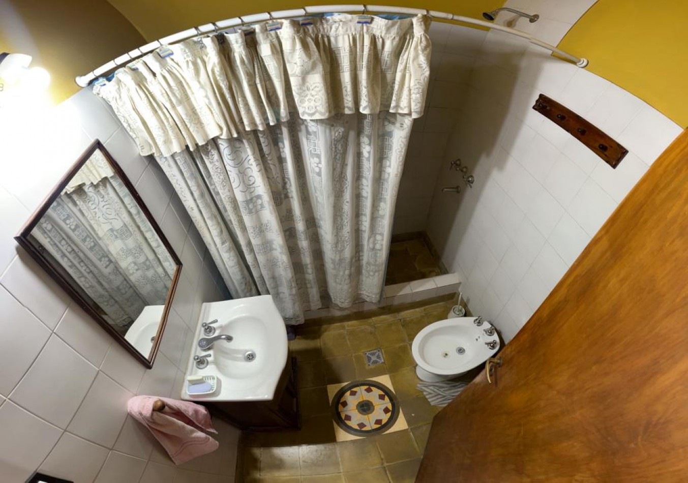 Se Vende, PH tipo casa, independiente, con cochera, multi familiar. (Ciudadela)