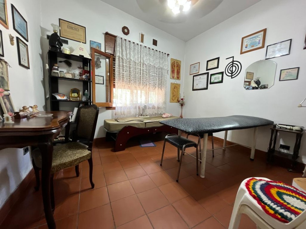 Se Vende, PH tipo casa, independiente, con cochera, multi familiar. (Ciudadela)