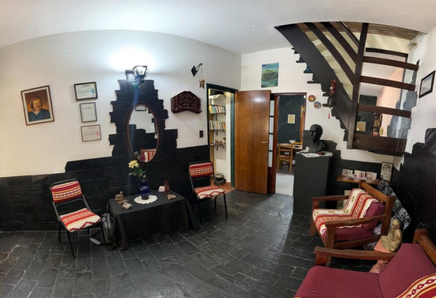 Se Vende, PH tipo casa, independiente, con cochera, multi familiar. (Ciudadela)