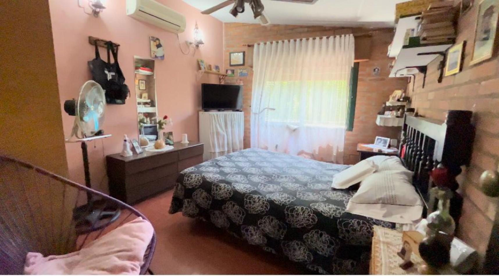 Se Vende, PH tipo casa, independiente, con cochera, multi familiar. (Ciudadela)