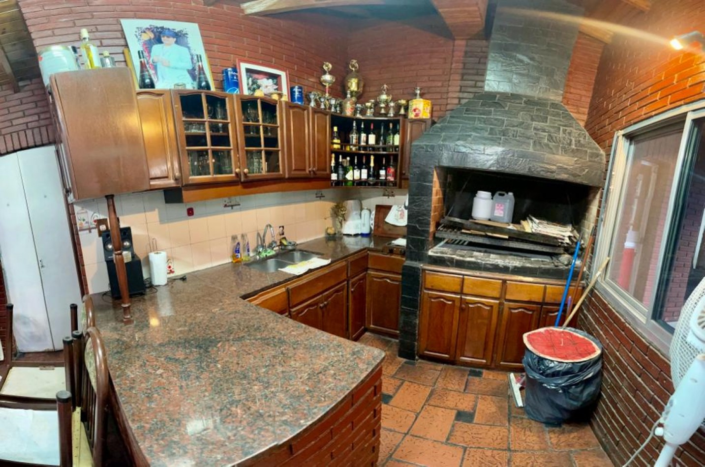 En Venta Casa cuatro ambientes, cochera doble, piscina, Excelente!! (Villa Lugano)