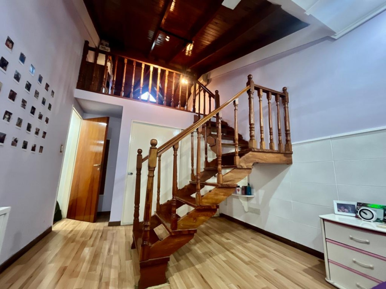 En Venta Casa cuatro ambientes, cochera doble, piscina, Excelente!! (Villa Lugano)