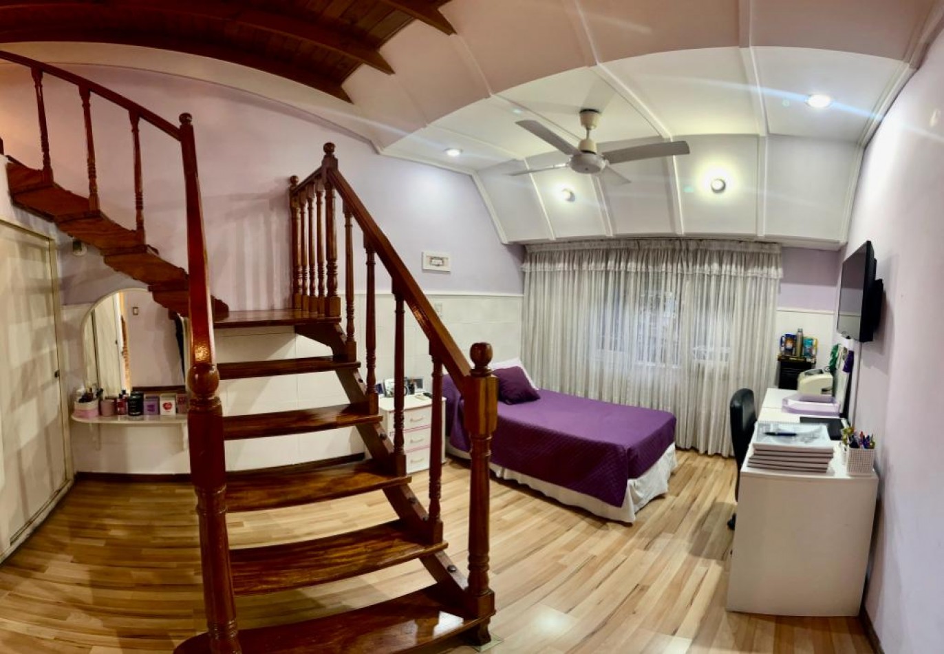 En Venta Casa cuatro ambientes, cochera doble, piscina, Excelente!! (Villa Lugano)