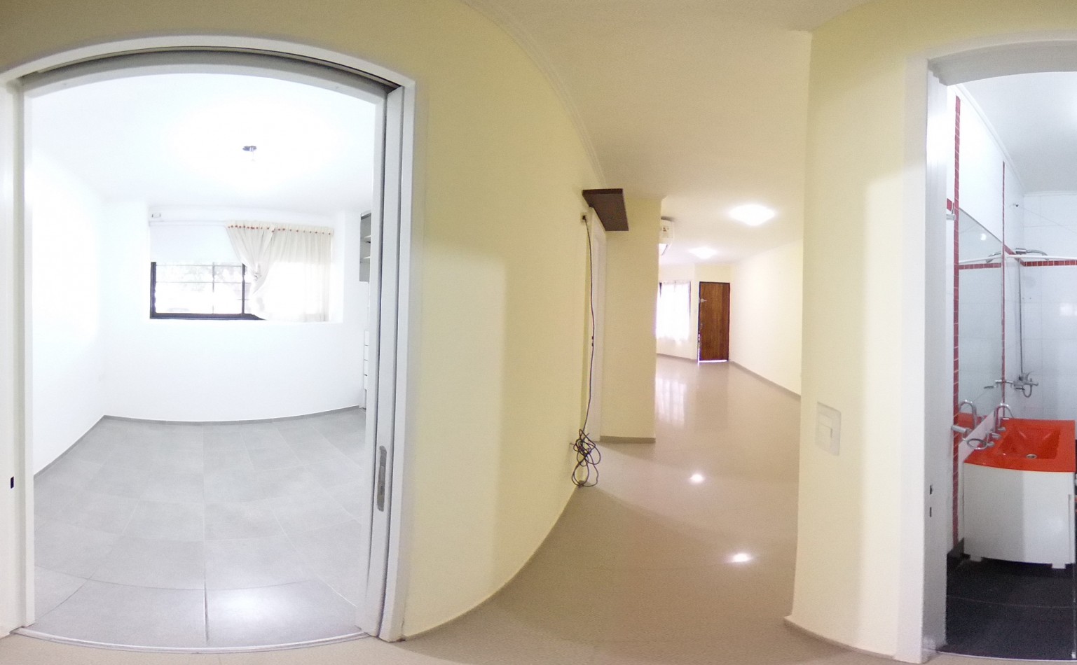 Se Alquila PH tres amb, entrada independiente (Villa Luzuriaga) 