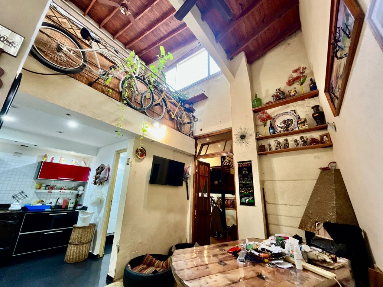 Se Vende PH dos ambientes, contrafrente (Barracas)