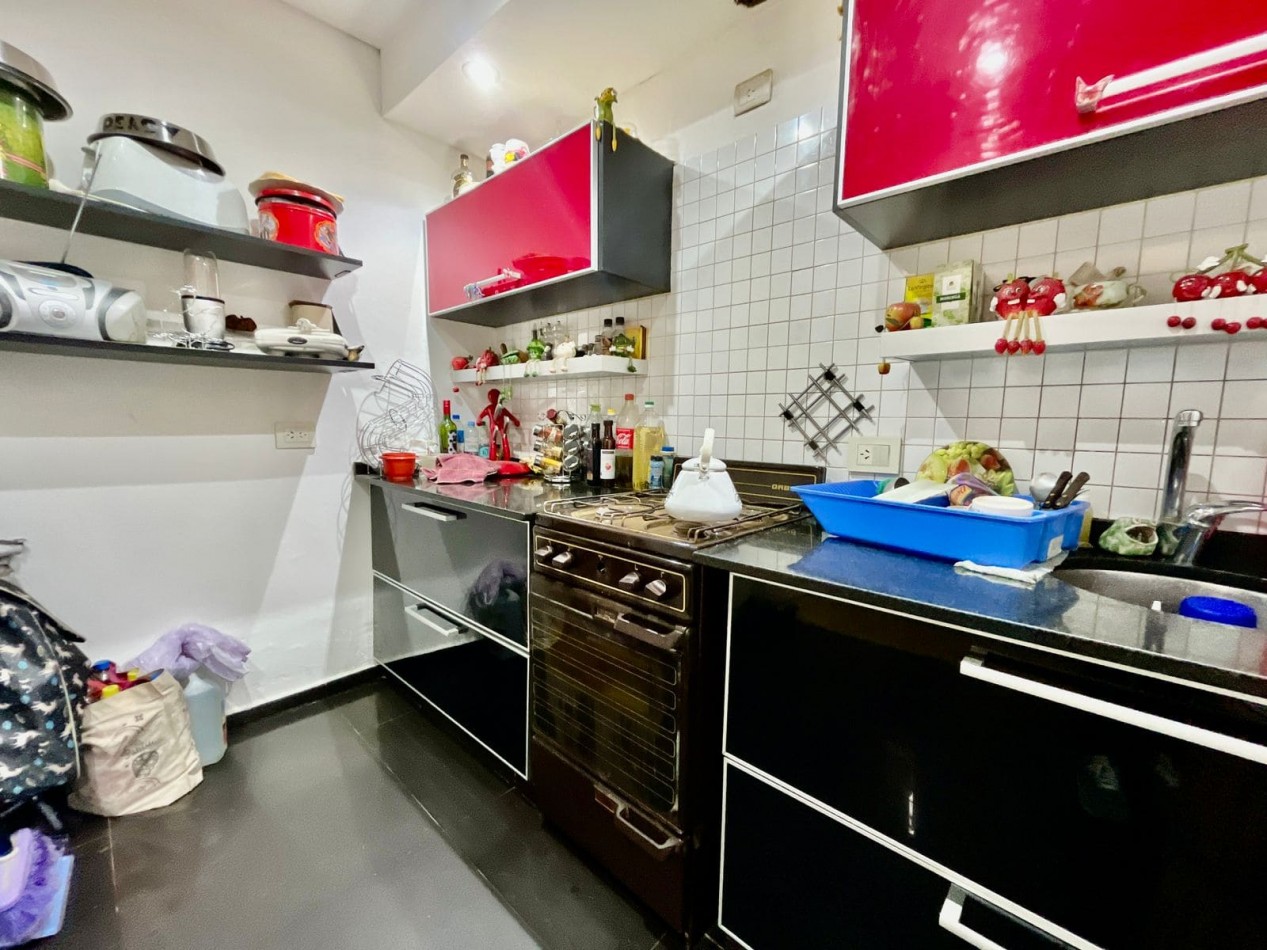 Se Vende PH dos ambientes, contrafrente (Barracas)