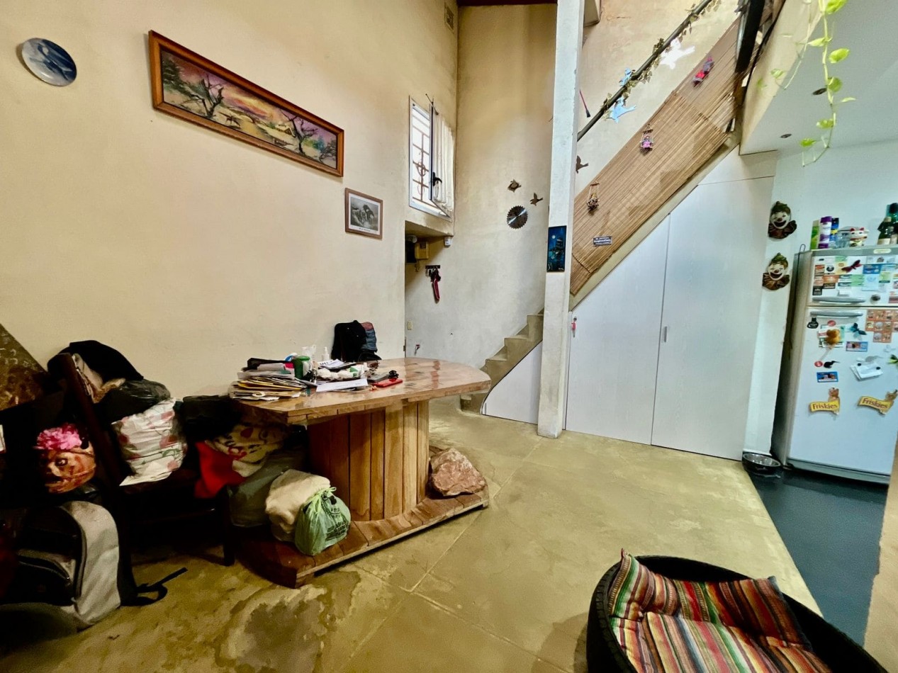 Se Vende PH dos ambientes, contrafrente (Barracas)