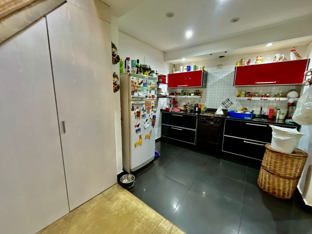 Se Vende PH dos ambientes, contrafrente (Barracas)