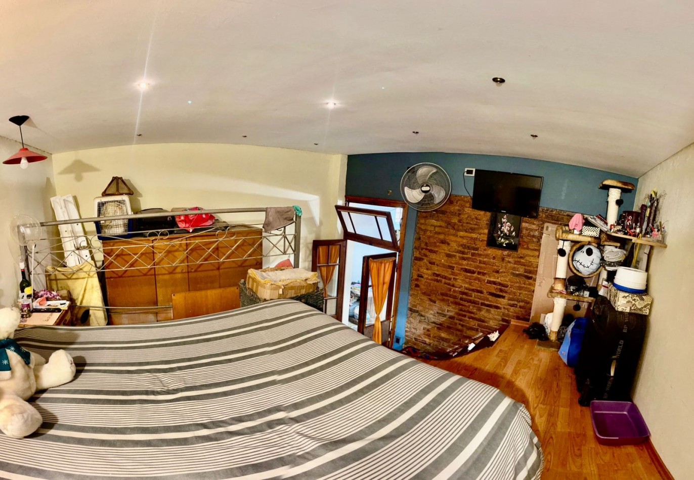 Se Vende PH dos ambientes, contrafrente (Barracas)