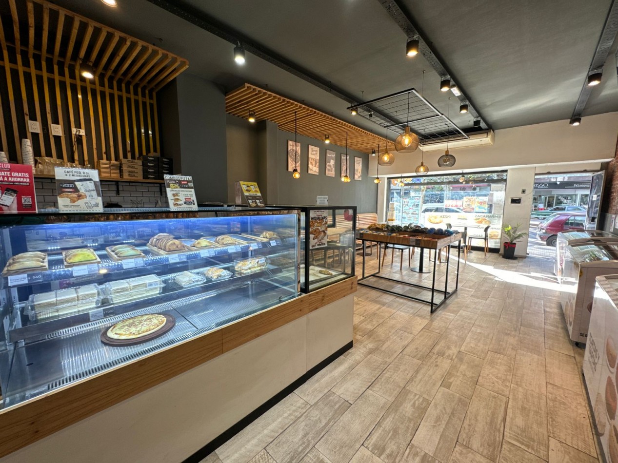 Se Vende Local Comercial (Villa Lugano)