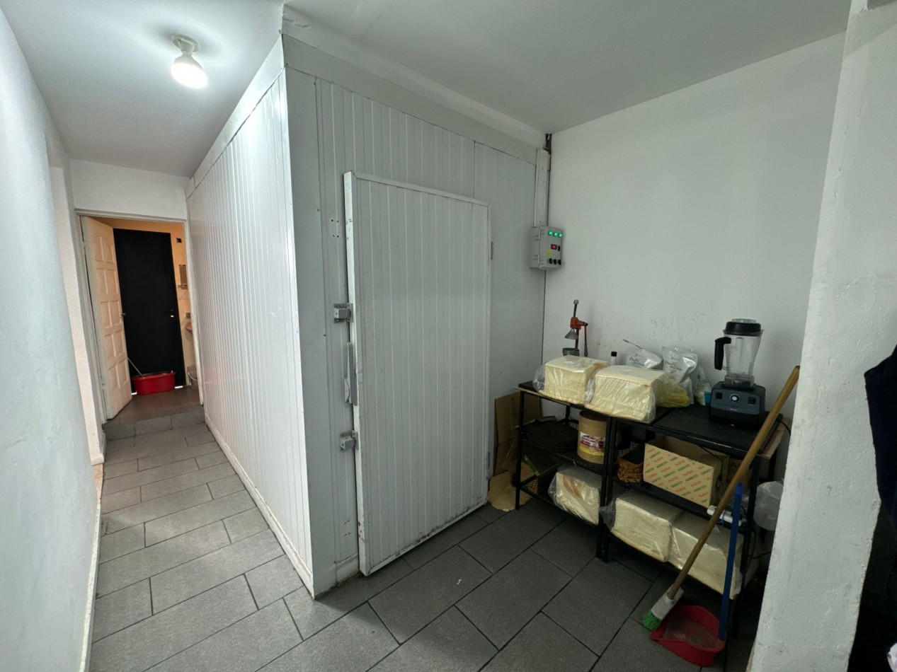 Se Vende Local Comercial (Villa Lugano)