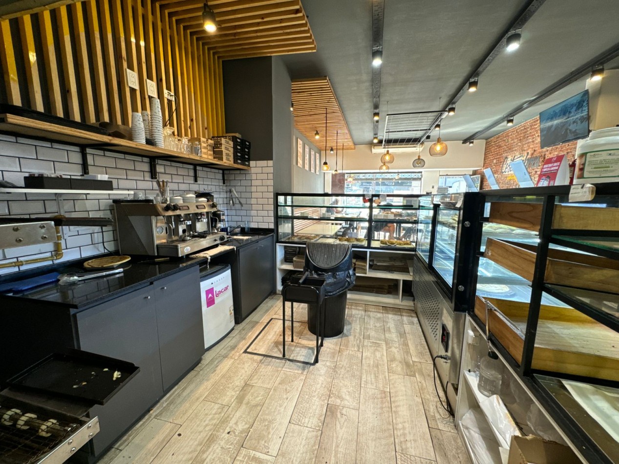 Se Vende Local Comercial (Villa Lugano)