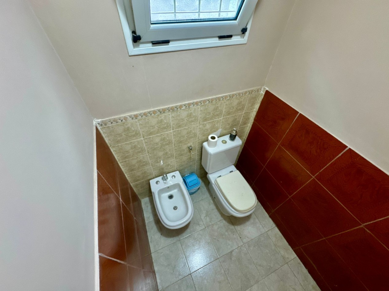 Se Vende Casa cuatro amb, con cochera, piscina (LOBOS) Facilidaddes de Pago