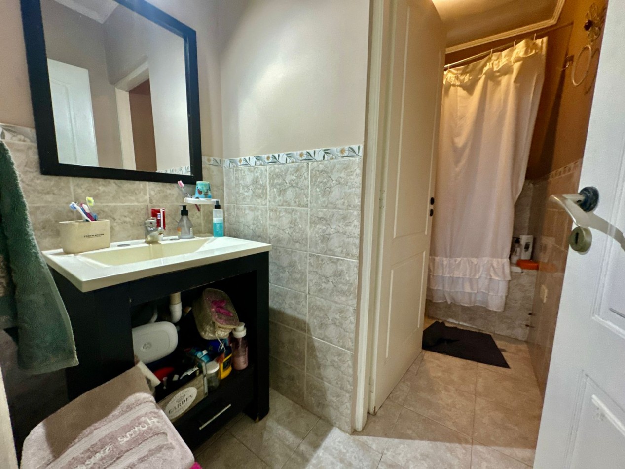 Se Vende Casa cuatro amb, con cochera, piscina (LOBOS) Facilidaddes de Pago