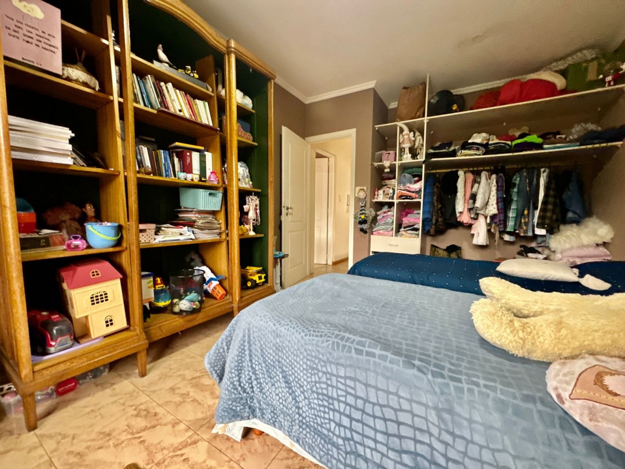 Se Vende Casa cuatro amb, con cochera, piscina (LOBOS) Facilidaddes de Pago