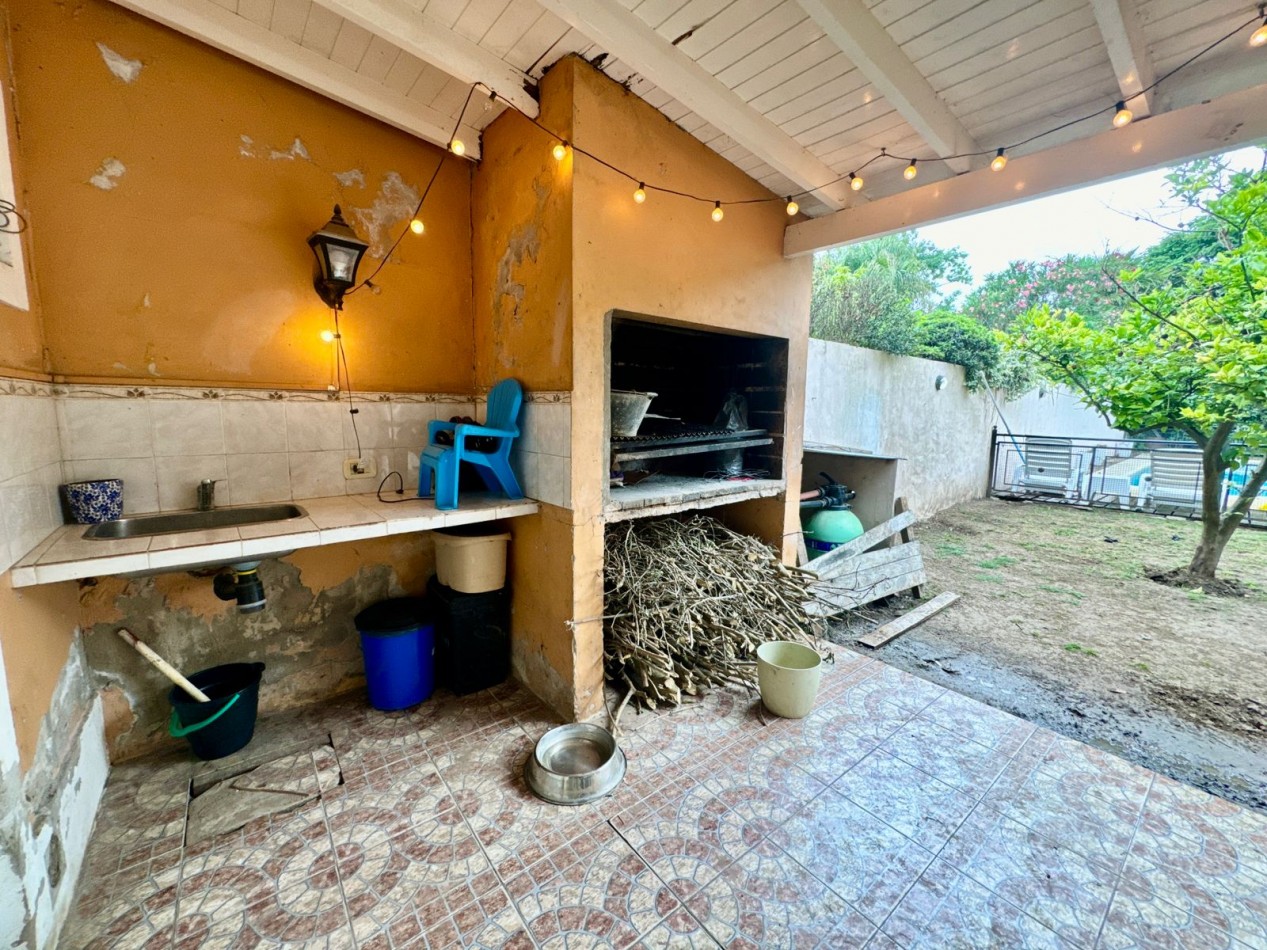 Se Vende Casa cuatro amb, con cochera, piscina (LOBOS) Facilidaddes de Pago