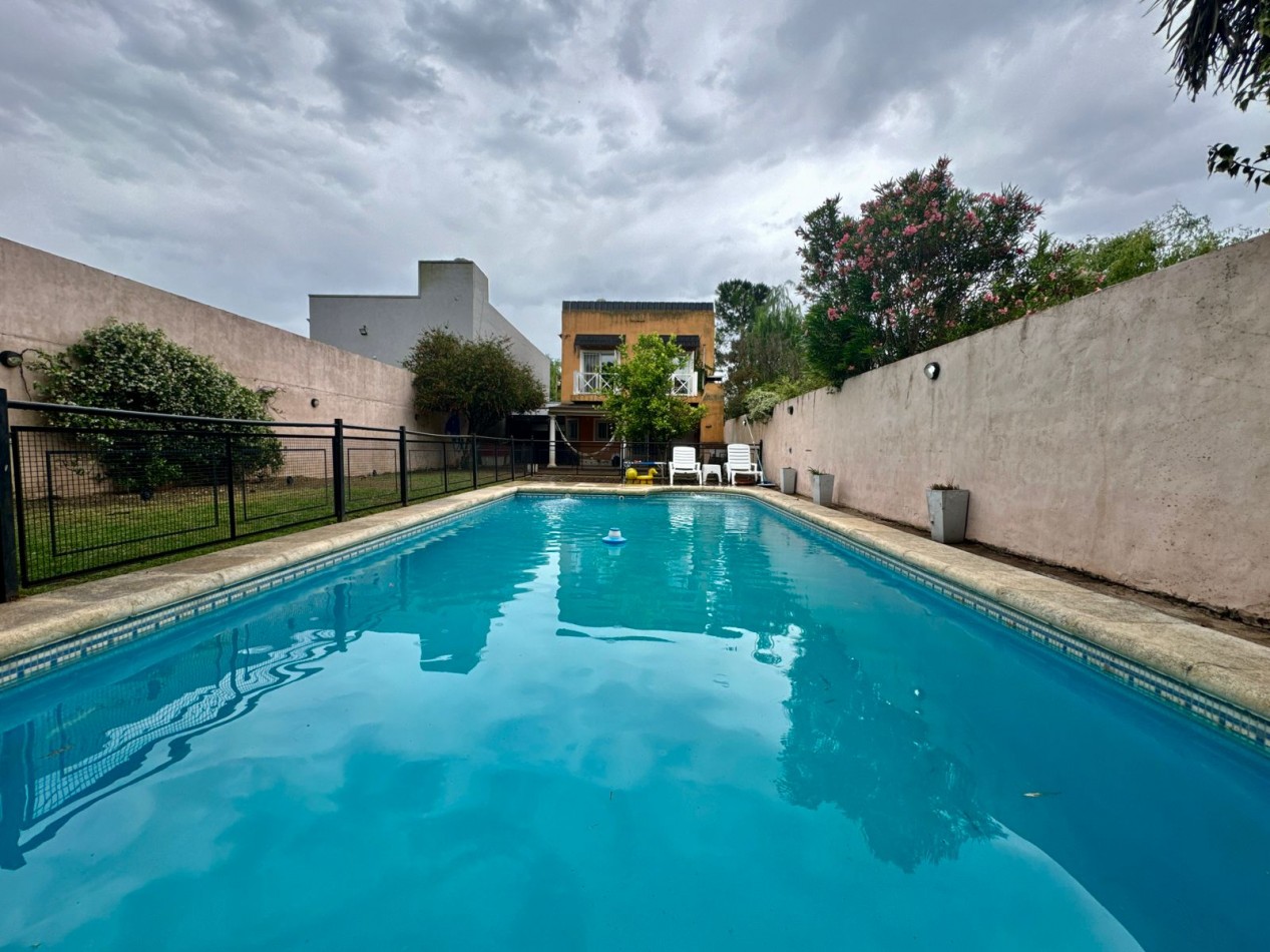 Se Vende Casa cuatro amb, con cochera, piscina (LOBOS) Facilidaddes de Pago