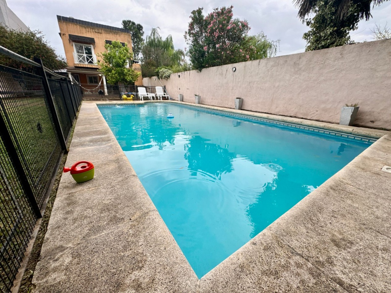 Se Vende Casa cuatro amb, con cochera, piscina (LOBOS) Facilidaddes de Pago