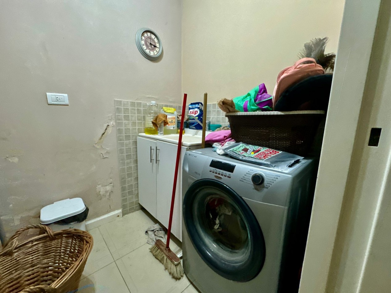 Se Vende Casa cuatro amb, con cochera, piscina (LOBOS) Facilidaddes de Pago