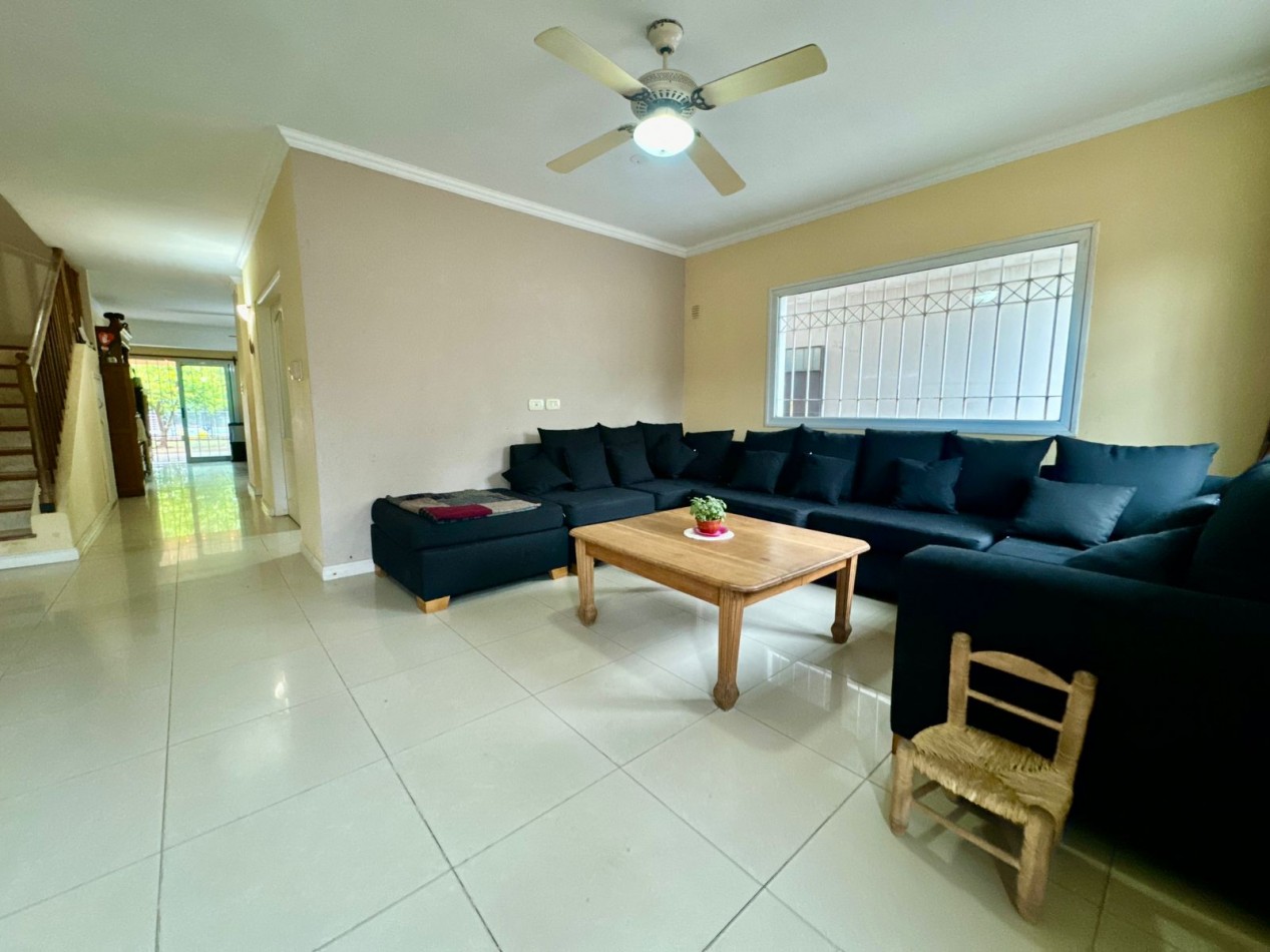 Se Vende Casa cuatro amb, con cochera, piscina (LOBOS) Facilidaddes de Pago