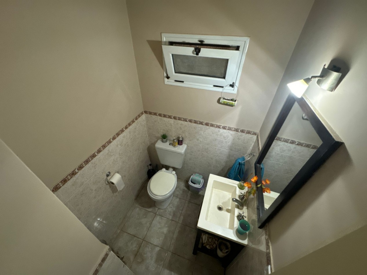 Se Vende Casa cuatro amb, con cochera, piscina (LOBOS) Facilidaddes de Pago