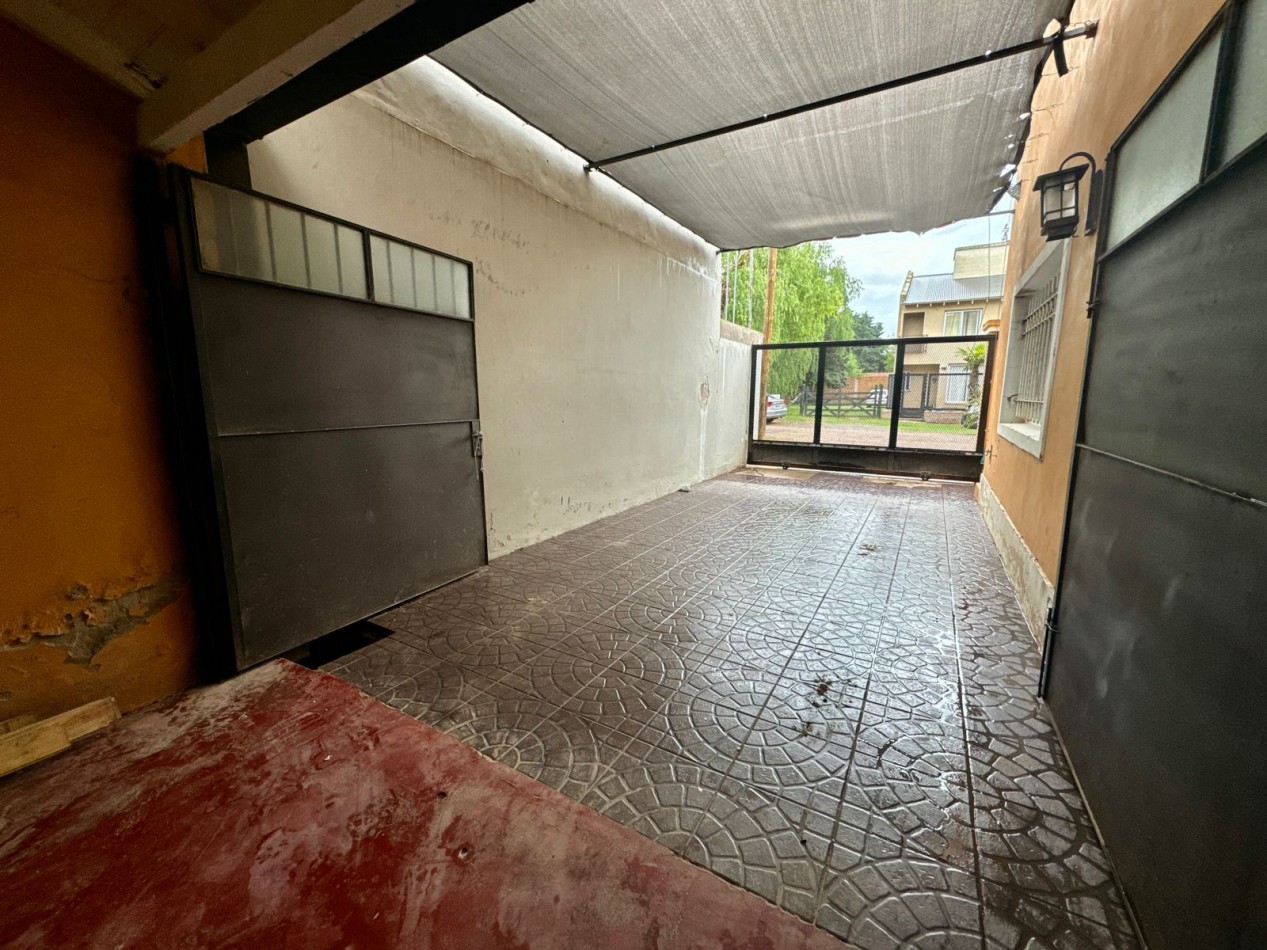 Se Vende Casa cuatro amb, con cochera, piscina (LOBOS) Facilidaddes de Pago