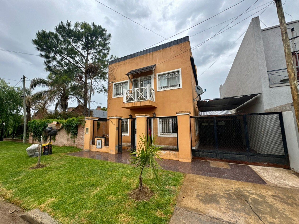 Se Vende Casa cuatro amb, con cochera, piscina (LOBOS) Facilidaddes de Pago