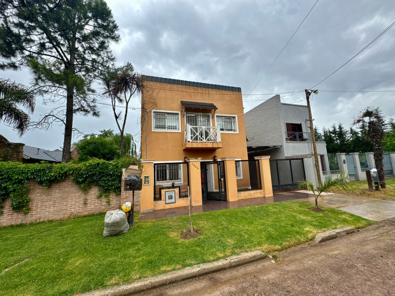 Se Vende Casa cuatro amb, con cochera, piscina (LOBOS) Facilidaddes de Pago