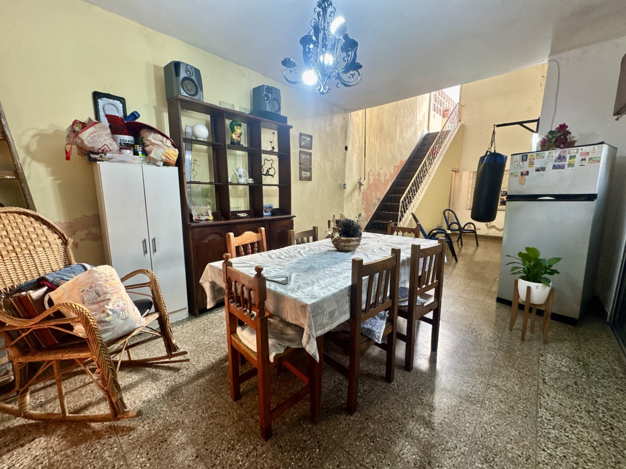 Se Vende Casa tres ambientes, con cochera doble(Villa Lugano)