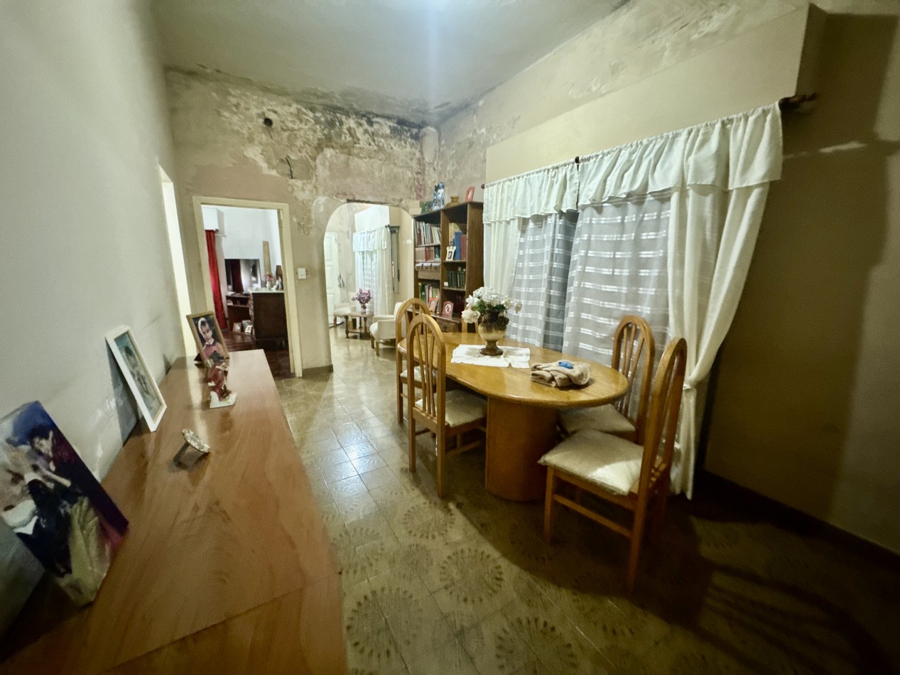 Se Vende Casa tres ambientes, con cochera doble(Villa Lugano)