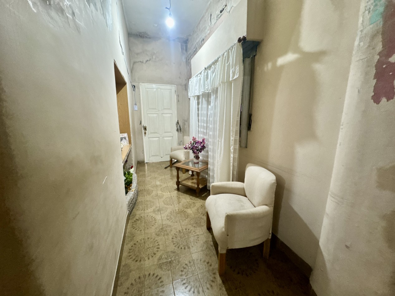 Se Vende Casa tres ambientes, con cochera doble(Villa Lugano)