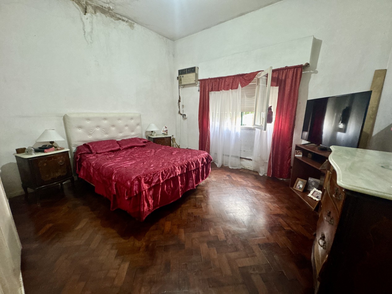 Se Vende Casa tres ambientes, con cochera doble(Villa Lugano)