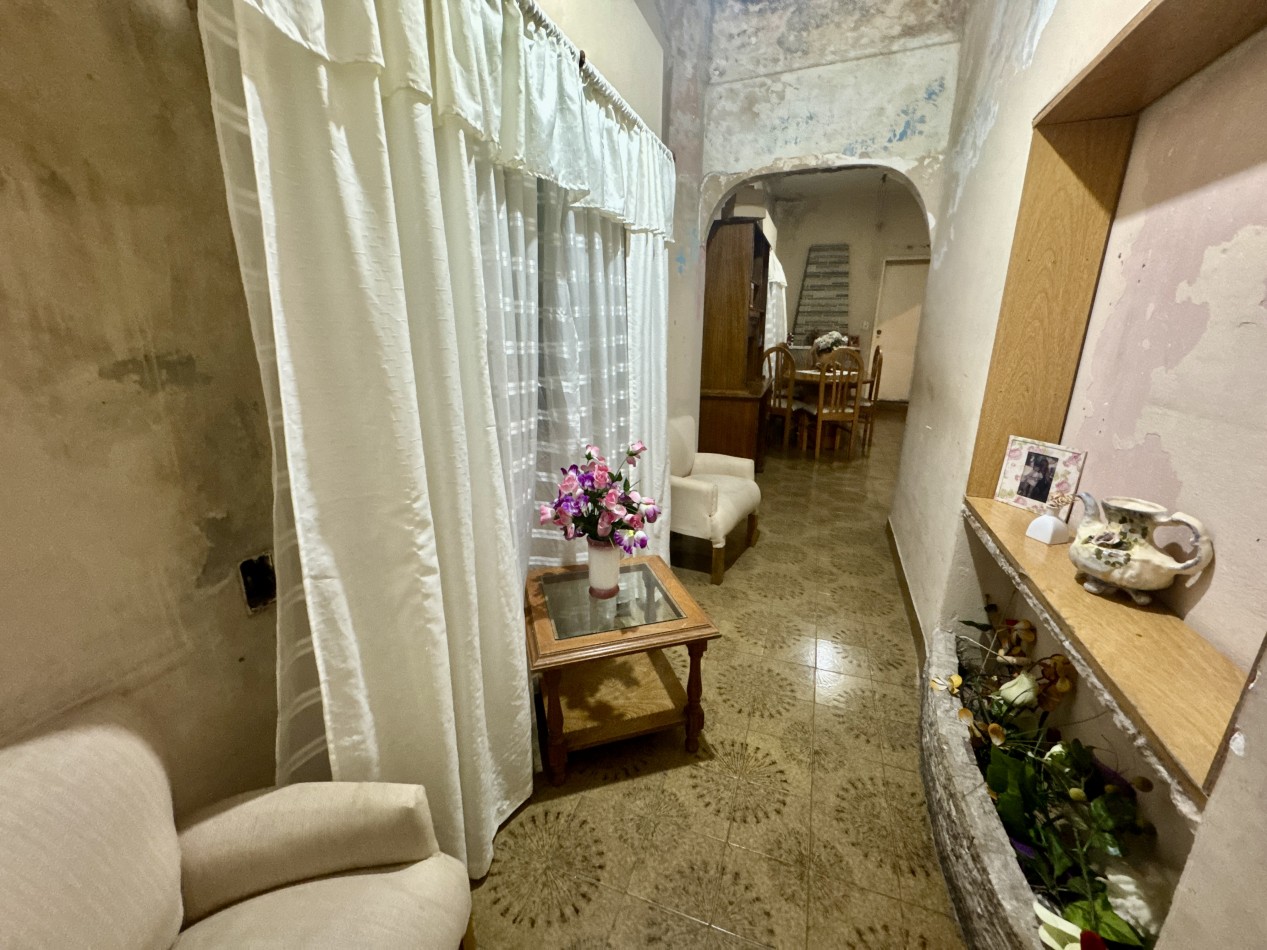 Se Vende Casa tres ambientes, con cochera doble(Villa Lugano)